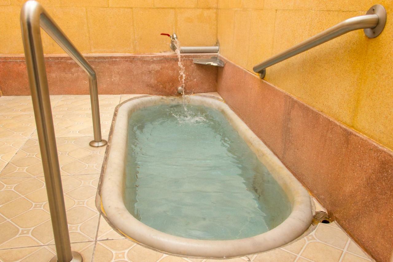 Hotel Caldas Da Imperatriz 圣阿马鲁-达因佩拉特里斯 外观 照片